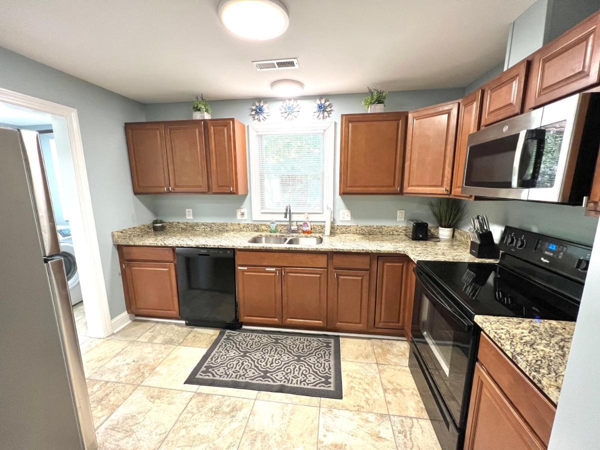 The Absolute Best Home Away From Home Pet Friendly!!! Município de Município de Wilmington Exterior foto